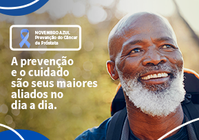 Homem negro sorrindo